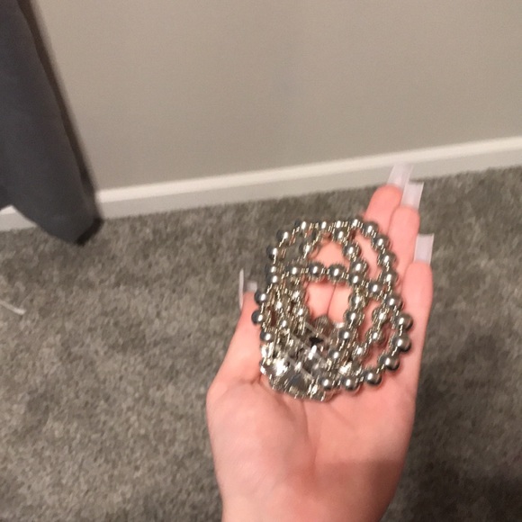 Flower bracelet - Picture 2 of 2